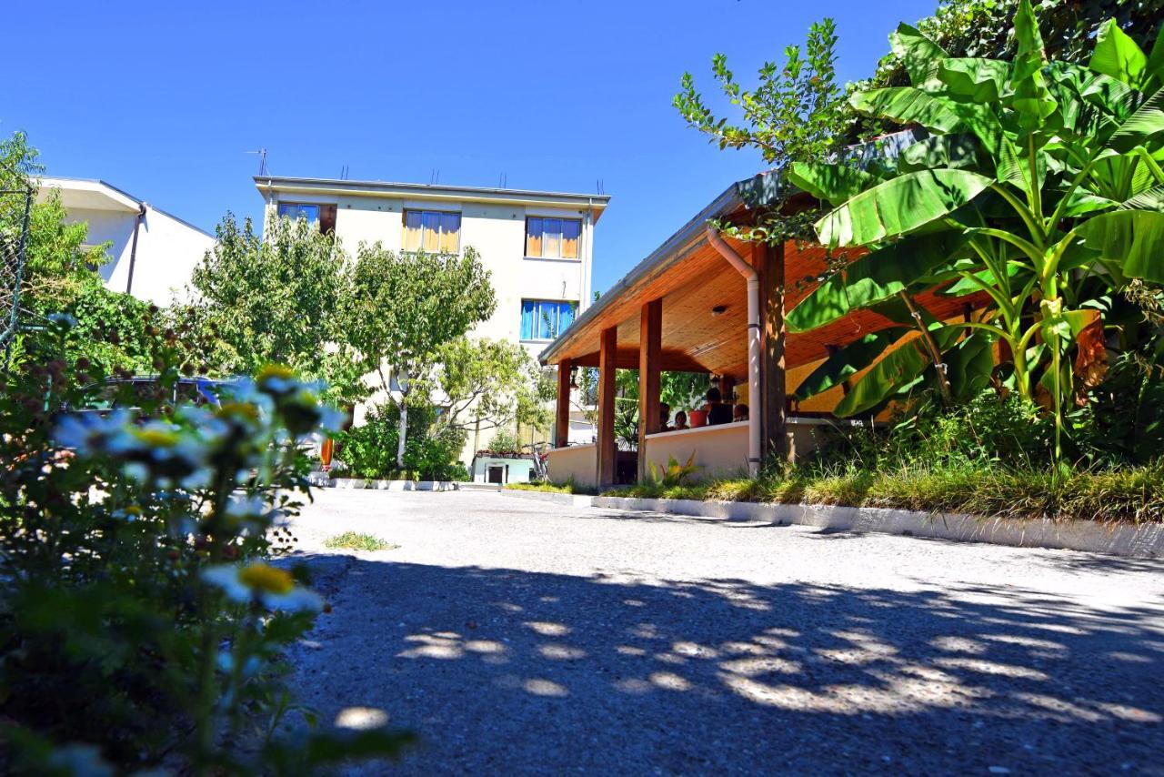 Lovely Apartment W/ Ac + Bath. + Kitchen + Parking And Garden Shkodër Exteriér fotografie